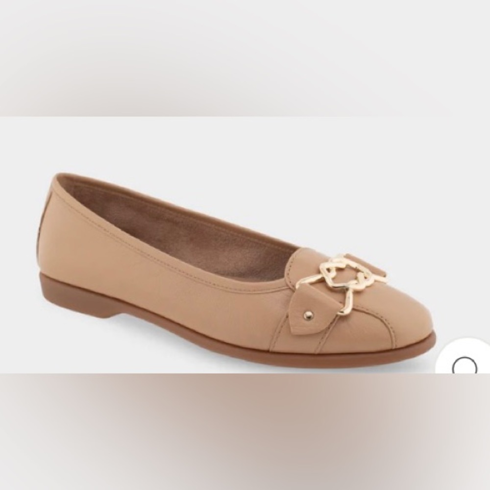 AEROSOLES Doe Leather Loafers with Gold Detail Bia women’s 12-NWT